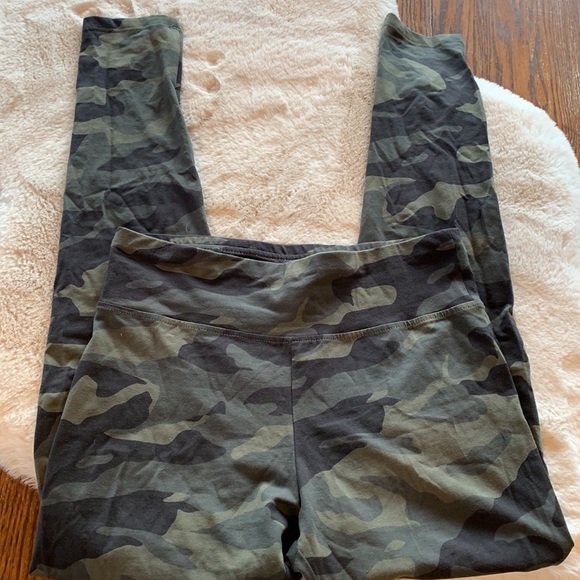 NWT. Kismet camo leggings - Picture 4 of 4